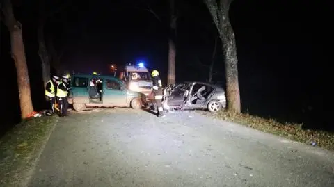 Tragiczny wypadek dwóch samochodów w miejscowości Pakosze