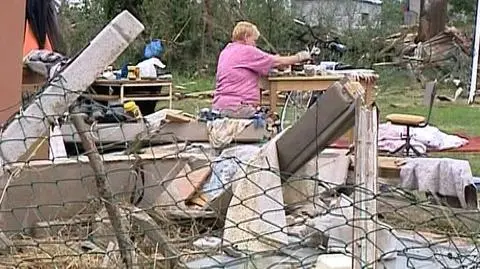 Premier z pomocą dla ofiar trąby powietrznej