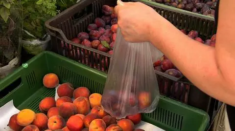 Upały i żywność. Na jakie produkty uważać