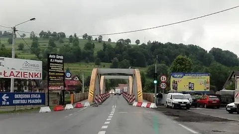 Przegląd prasy: Most w Białym Dunajcu w ruinie. Budowę nowego blokują mieszkańcy