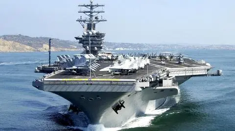 Japonia. Protest komunistów przed przybyciem USS Ronald Reagan