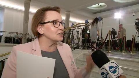 Minister edukacji zadowolona z siebie