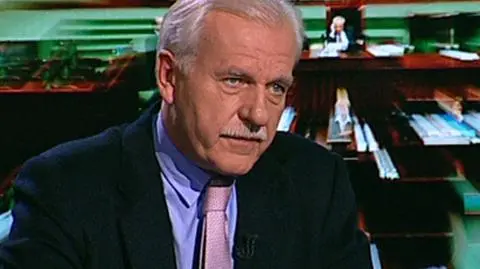 Olechowski coś wie o Komorowskim, ale nie powie