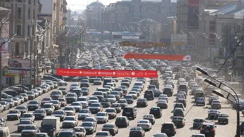 Władza do pracy będzie latać, a nie jeździć. "Dla dobra obywateli"