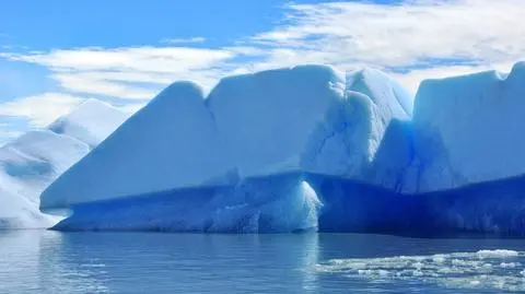 Topnieje lód Arktyki. Rosja się cieszy