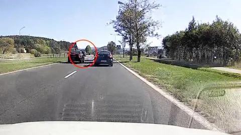 Jelenia Góra. Omal nie rozjechał pieszych, ostrzegł ich inny kierowca