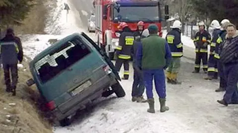 Wpadł w poślizg. 4-letnie dziecko ciężko ranne