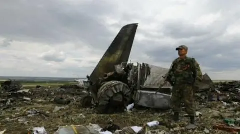 Separatyści zestrzelili ukraiński samolot. 
Poroszenko zapowiada "stosowną odpowiedź"