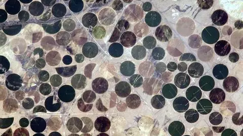 Oko cyklonu, cienie chmur, jezioro jak żaba. "Jezu, tak widzą nas kosmici!"