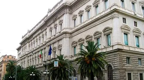 Włoskie "drobne cwaniaczki". Chcieli ukraść 200 mln euro i wpadli
