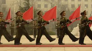 Chińskie wojsko gwałtownie się zbroi