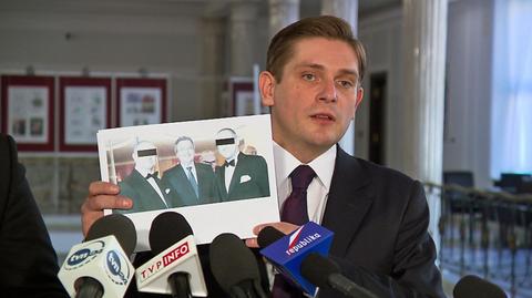 Komorowski na bankiecie, zdjęcie z Piotrem P. Kancelaria się tłumaczy