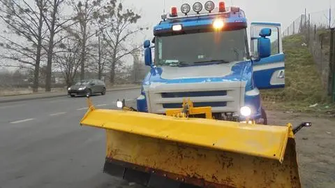 Jechał bez prawa jazdy pługiem własnej konstrukcji