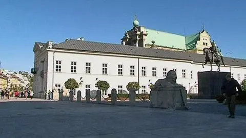 Zniknęły barierki sprzed Pałacu