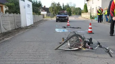 Rowerzysta zginął pod kołami samochodu