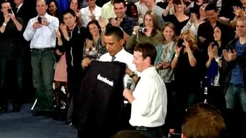 Obama sprawił, że szef Facebooka założył krawat