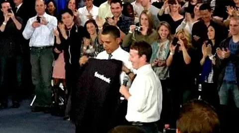 Obama sprawił, że Zuckerberg założył krawat