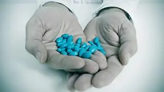 Tabletki na powiększenie penisa kupił w sieci