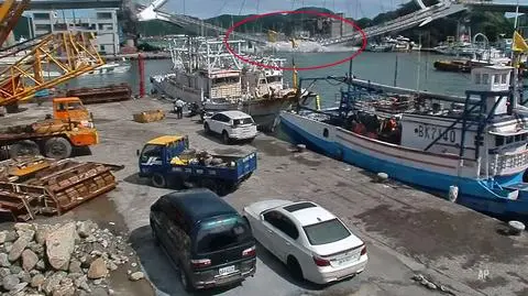 Nanfangao. Most runął do zatoki