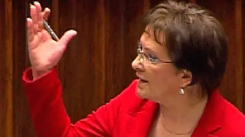 Kopacz: To szczepionka, czy święcona woda?