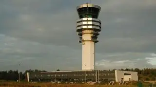 Wieża kontroli lotów na lotnisku w Brukseli