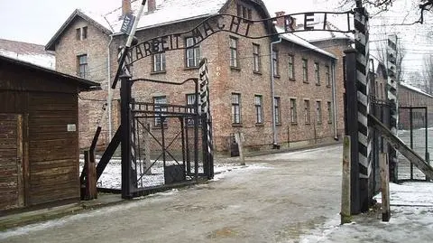 Muzeum Auschwitz. "Słowa mają znaczenie". Polska ambasada uczy o obozach zagłady