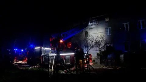 Pożar domu wielorodzinnego. Dwie osoby nie żyją, trzy trafiły do szpitala