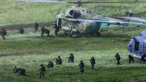 NATO: Rosja sprowadziła w ciągu miesiąca 10 tys. żołnierzy nad granicę z Ukrainą