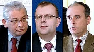 Katowiccy radni PiS domagają się wycofania decyzji o zawieszeniu w prawach członków byłych wiceprezesów partii: Ludwika Dorna, Kazimierza M. Ujazdowskiego i Pawła Zalewskiego. Szef PiS Jarosław Kaczyński tłumaczy, że decyzji w tej sprawie nie podejmie on, tylko sąd partyjny.