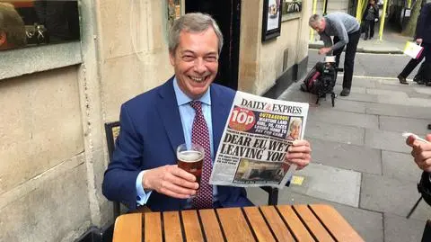 Nigel Farage na Twitterze pokazał zdjęcie ze świętowania Brexitu