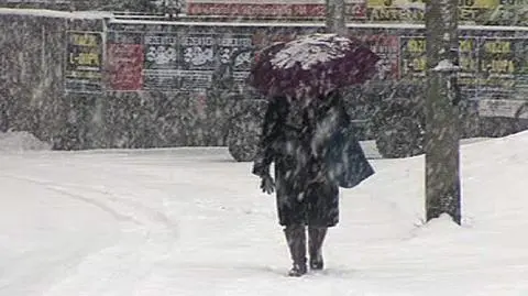 Kraków walczy ze śnieżycą przed Wielkanocą
