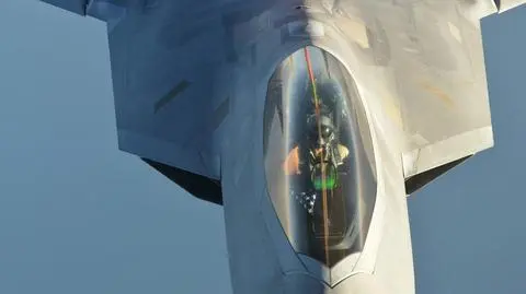 Patriotyczny dodatek w F-22. Na wideo naloty na Syrię z 23 września