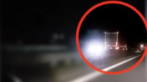 Sytuację nagrał jeden z kierowców