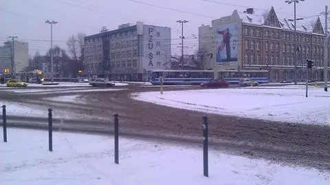 Ślisko na drogach. Kolizje we Wrocławiu, na obwodnicy i A4