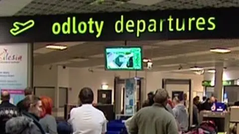 W niedzielę paraliż, w poniedziałek lotniska radzą sobie z zimą