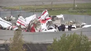 29.09 | Grupa polskich prokuratorów i ekspertów zakończyła badanie wraku Tu-154 w Smoleńsku. - Udało nam się zrobić wszystko, co planowaliśmy - mówi prokurator ppłk Karol Kopczyk. (Fakty TVN)
