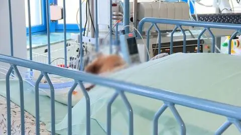 Dziewczynka uderzona prętem odłączona od respiratora