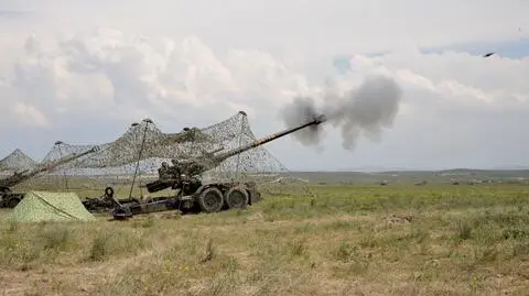 Tureckie wojska gromadzą się przy granicy z Syrią