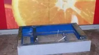 Złodzieje  ukradli cały bankomat 