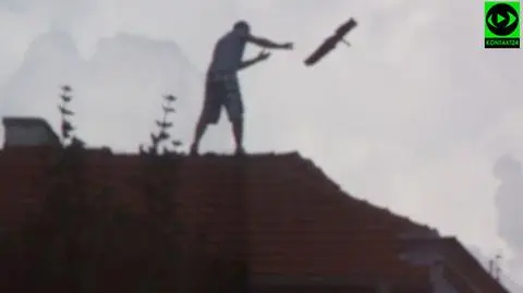 Wszedł na dach kamienicy i rzucał dachówkami. Trafił do aresztu