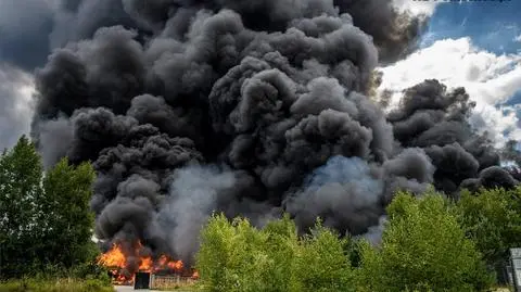 Cztery osoby zatrzymane w związku z pożarem składowiska odpadów