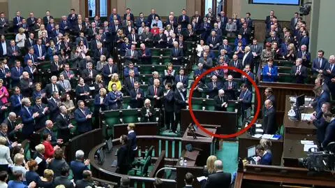 Jarosław Kaczyński opuścił salę przed uchwałą ws. Wajdy