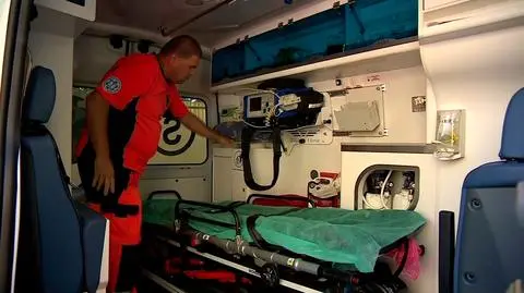 Doctor and paramedics attacked by a drunk crowd