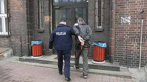 Rodzice szóstki dzieci urządzili w domu libację