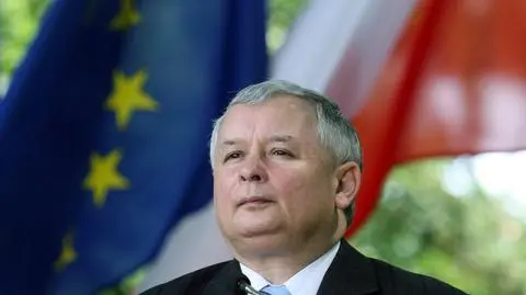 "FT": Kaczyńscy obrazili i przestraszyli prawie wszystkich