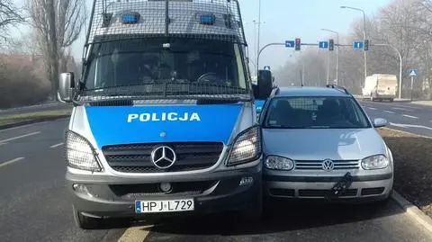 Opole: uderzył w policyjny radiowóz. Był kompletnie pijany