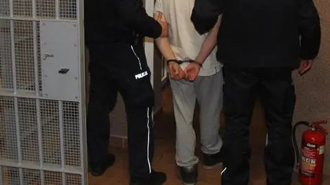 Napadł na taksówkarza, bo "pasażerka była jego miłością"