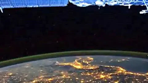 11 lat zmian w dwie i pół minuty