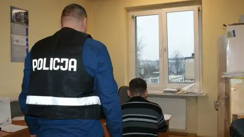 "Zapłać, albo zabiję ci córeczkę". Groził rodzinie, usłyszał zarzuty