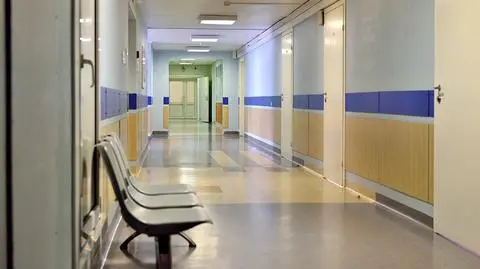 Dziewczynka trafiła do szpitala (wideo archiwalne)